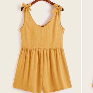 Knot strap solid romper in mustard